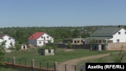 Кырымда кырымтатар йортларын җимерәләр