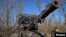 Ուկրաինացի զինվորները շահագործում են գերմանական արտադրության Leopard 1a5 տանկը Ուկրաինայի արևելքում գտնվող Դոնեցկի շրջանում