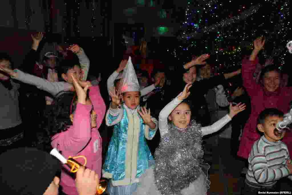 Новогодний утренник в Центре детского творчества &quot;Келечек&quot;