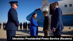 За даними агенції, Зеленський доручив міністерству закордонних справ обговорити з американською стороною призначення наступного посла