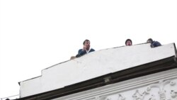 СБУ і ГПУ затримали Саакашвілі, але його прибічники блокують машини силовиків (відео)