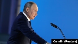 «Організатори будь-яких провокацій, що загрожують корінним інтересам нашої безпеки пошкодують про скоєне так, як давно вже ні про що не шкодували», – заявив Путін