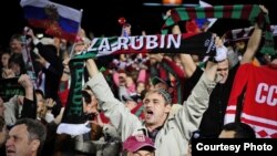 Болельщики казанского "Рубина" во время матча Лиги чемпионов с "Барселоной"