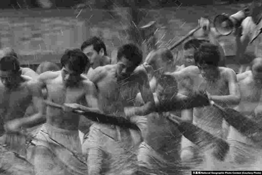 Традиционные соревнования в честь мифического дракона на юге Китая