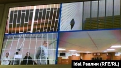 10 ноябрь Татарстан Югары мәхкәмәсе өч полиция хезмәткәрен сак астында калдырды. Алар 22 яшьлек Илназ Пиркин үлемендә гаепле дип шикләнелә.