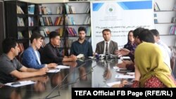 محمد نعیم ایوبزاده رئیس بنیاد انتخابات شفاف افغانستان هنگام توضیح در مورد بررسی انتخابات ریاست جمهوری، ۸ اگست، ۲۰۱۹