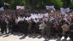 «Ми представляємо тисячі «русских»... Російську православну церкву» – учасниця мітингу УПЦ (МП) (відео)