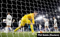 «Зоря» посідає останнє місце у групі