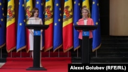 Președinta R. Moldova, Maia Sandu, și președinta Comisiei Europene, Ursula von der Leyen, la conferința de presă după primul summit UE – R. Moldova. Chișinău, 4 iulie.
