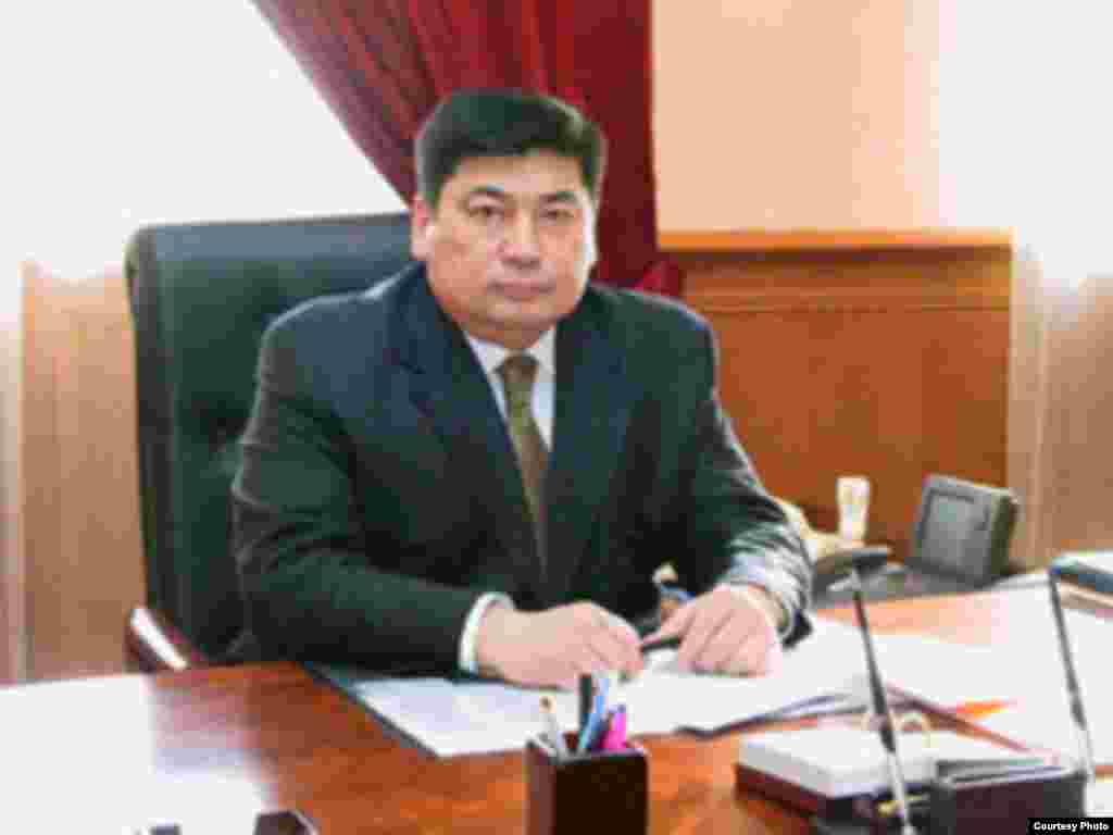 Рашид Тусупбеков, министр юстиции Казахстана. Был до этого генеральным прокурором.  - Фото Рашида Тусупбекова взято с сайта министерства юстиции.