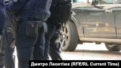 У поліції Києва заявили, що поліцейські не проводили ніяких слідчих дій в офісі партії «ОПЗЖ», слідчі дії стосуються конфлікту щодо забудови в Голосіївському районі