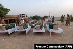 Похорони загиблих співробітників Компанії розвитку нафти й газу, загиблих внаслідок атаки в Белуджистані, 16 жовтня