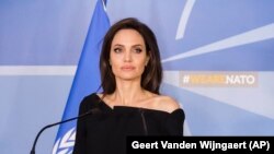 Անջելինա Ջոլի, արխիվ