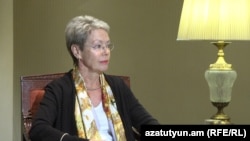 Глава наблюдательской миссии БДИПЧ/ОБСЕ, посол Хайди Тальявини дает интервью Радио Азатутюн (архивная фотография)