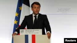 Макрон: надзвичайний стан у сфері міжнародного громадського здоров’я не завершився