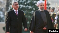 Սերժ Սարգսյանը դիմավորում է ԻԻՀ իր պաշտոնակից Հասան Ռոհանիին, Երևան, 21- դեկտեմբերի, 2016 թ․ 