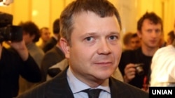 За даними ДБР, Костянтин Жеваго використовував гелікоптер в особистих цілях під час перебування на території України.