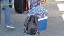 Чому українці виїжджають з країни?