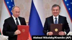 Владимир Путин жана Шавкат Мирзиёев. 19-октябрь, 2018-жыл