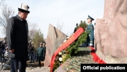 Cооронбай Жээнбеков Аксыда 