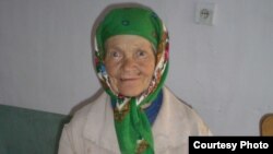 Голландиядан жардам алган баткендик апа. 