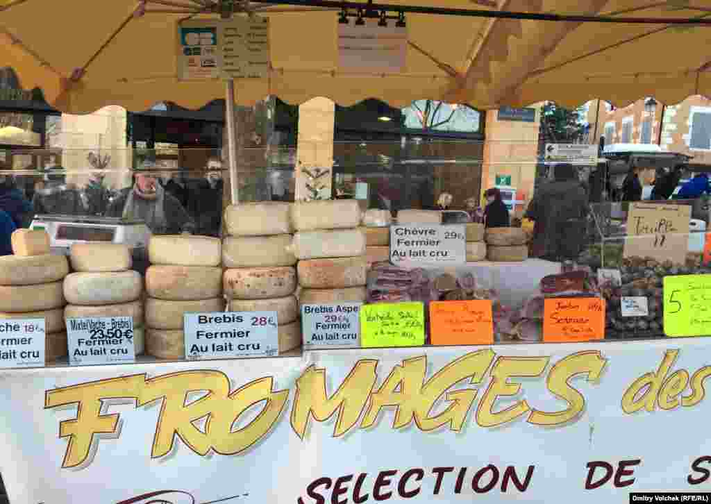 и, конечно же, сыр, который теперь запрещен для россиян