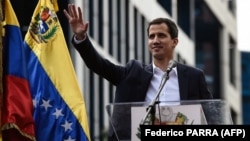 Վենեսուելա - Ընդդիմության առաջնորդ Խուան Գուայդոն հանրահավաքի ժամանակ իրեն ժամանակավոր նախագահ է հռչակում, Կարակաս, 23-ը հունվարի, 2019թ․