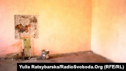 Помещение одного из общежитий для переселенцев, реконструкцию которого профинансировал Евросоюз. Лето 2016-го, продолжается реконструкция