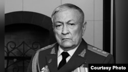 Генерал-полковник Рустам Аҳмедов Ўзбекистон миллий армиясини шакллантирган биринчи Мудофаа вазири бўлган.