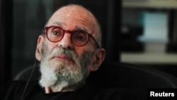 Ларри Крамер