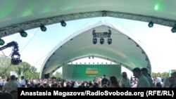 З'їзд партії «Слуга народу» у ботанічному саду в Києві, 9 червня 2019 рік