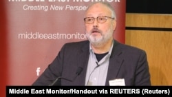 Маркум Жамал Хашогжи. Лондондо Middle East Monitor  уюму уюштурган иш-чарада сүйлөп жатат. 