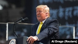 Як заявили в штабі Трампа у двох авторських колонках, опублікованих минулого року, помилково стверджувалося про зв’язок між штабом і втручанням у вибори Росії