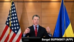 Курт Волкер 