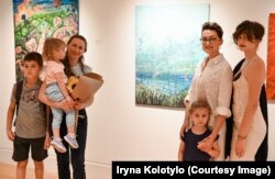 Виставка українських митців у Торонто. Серед авторів - біженці