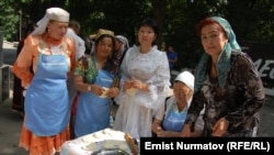 Элдик медиаторлор. Ош, 2011-жылдын 1-августу.