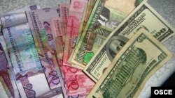 Türkmen manady we amerikan dollary