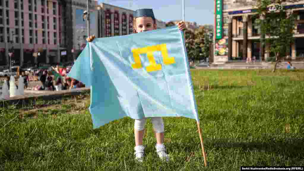 Matem mitingniñ küçük iştirakçisi