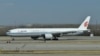 Севший в Нижневартовске Boeing 777 авиакомпании Air China в аэропорту Пекина, архивное фото