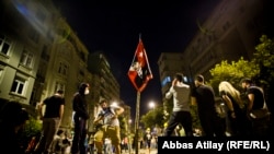 Участники акций протеста на площади  «Таксим» в Стамбуле. 