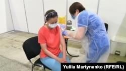 Одну дозу отримали 17 373 людини, повністю імунізовані – 16 551 людина