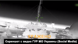 Скриншот с видео ГУР МО Украины, на котором зафиксирован удар по РЛС 55Ж6У «Небо-У» в Крыму