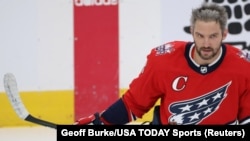 Ресейлік хоккейші Алексадр Овечкин. Capital One Arena, Вашнгтон, наурыз, 2021 жыл.