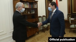 Armenia - Armenia's Deputy Prime Minister Suren Papikian (right) meets with Iranian Ambassador Abbas Badakhshan Zohouri, Yerevan, September 29, 2021.