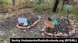 Могили цивільних мешканців Костянтинівки, Донецька область, 21 жовтня 2025 року