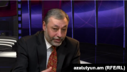 Александр Арзуманян в студии «Азатутюн ТВ» (архив)