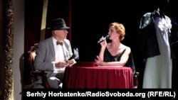 Ведучі фестивалю Ігор Осташ и Римма Зюбіна