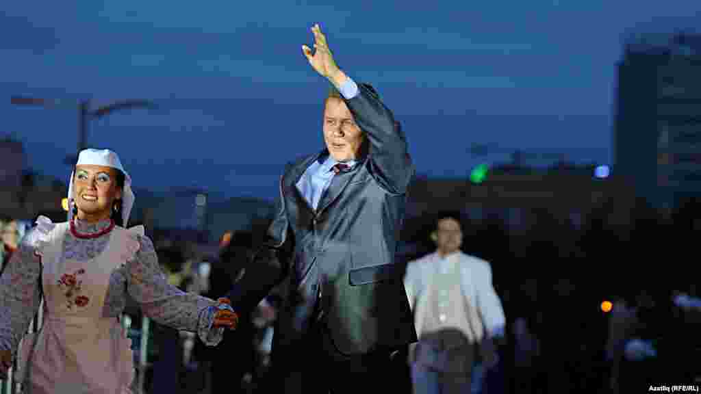 Камал театры каршында яңа сезон ачу тантанасы. Фәнис Сафин. &nbsp;