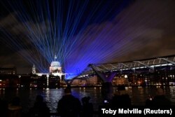 Лондон у святкових вогнях