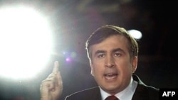 Судя по единодушному мнению европейцев, Саакашвили сдержал слово и провел честные выборы. Его оппоненты, однако, убеждены в обратном